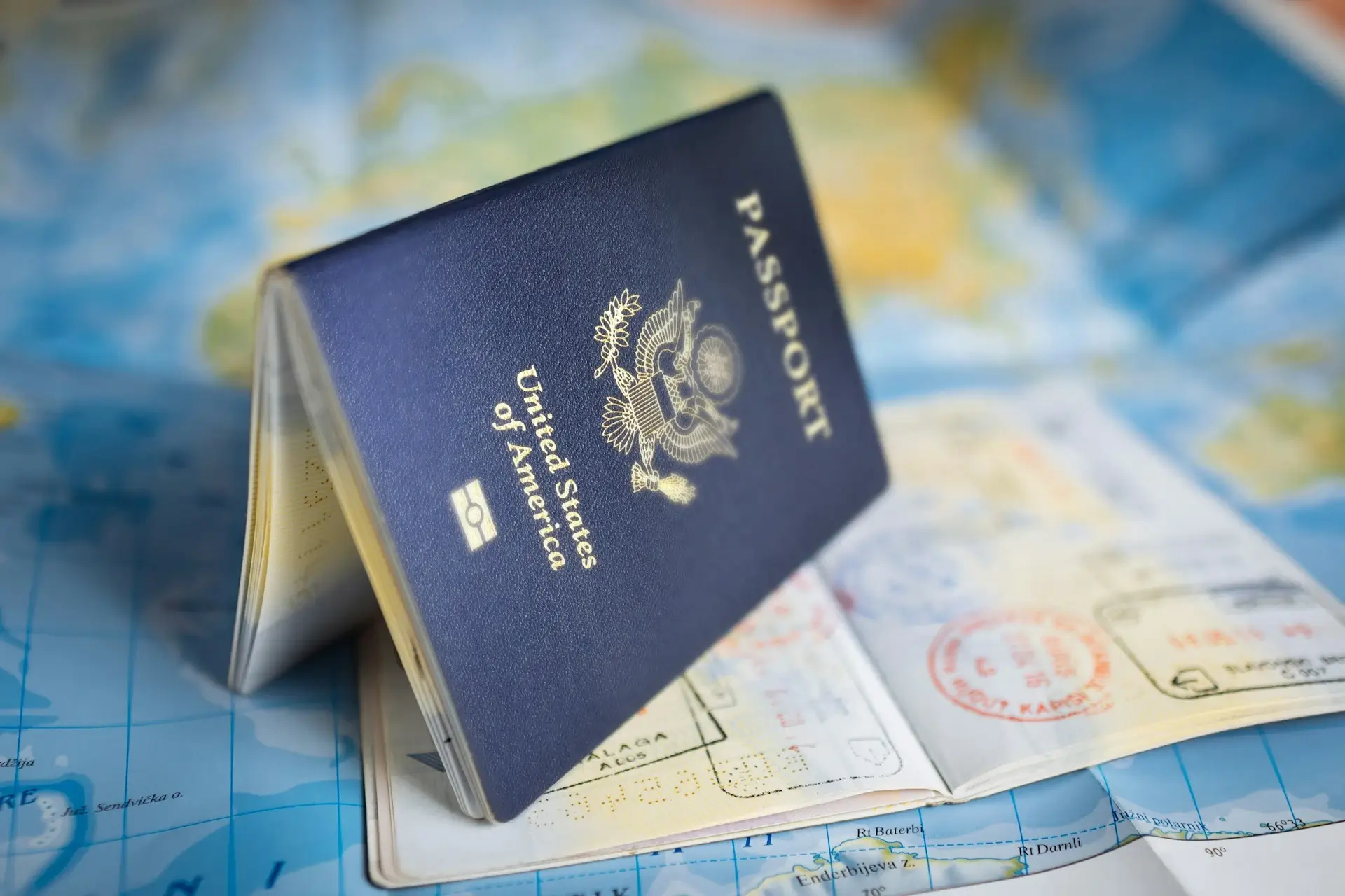 Green Card Aprobada en 3 Meses: La Estrategia Secreta de María [Caso Real 2025]